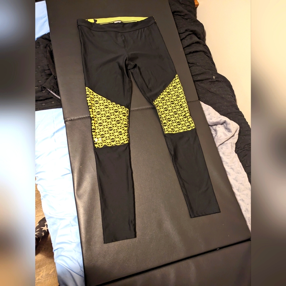 Under Armour Neon Pants Medium